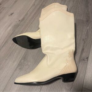 1980s Vintage Gloria Vanderbilt Cream Off White Cowboy Boots Size 7